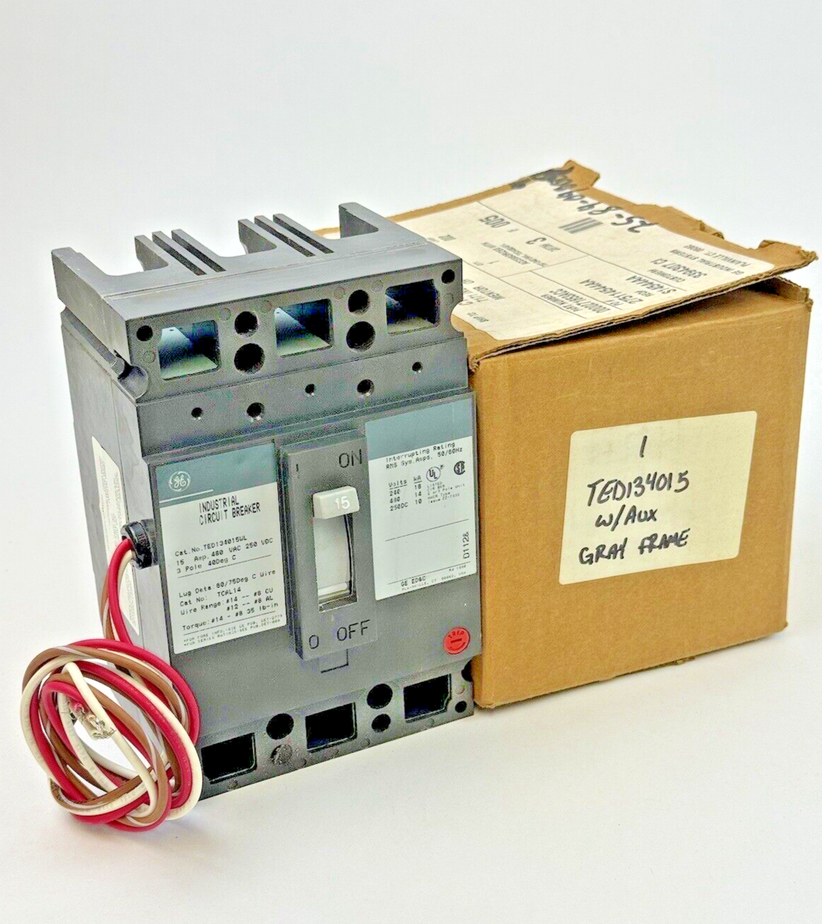 GE - TED134015 - IND. CIRCUIT BREAKER W/ AUX SWITCH - 15A, 480 VDC, 3 POLE - NEW
