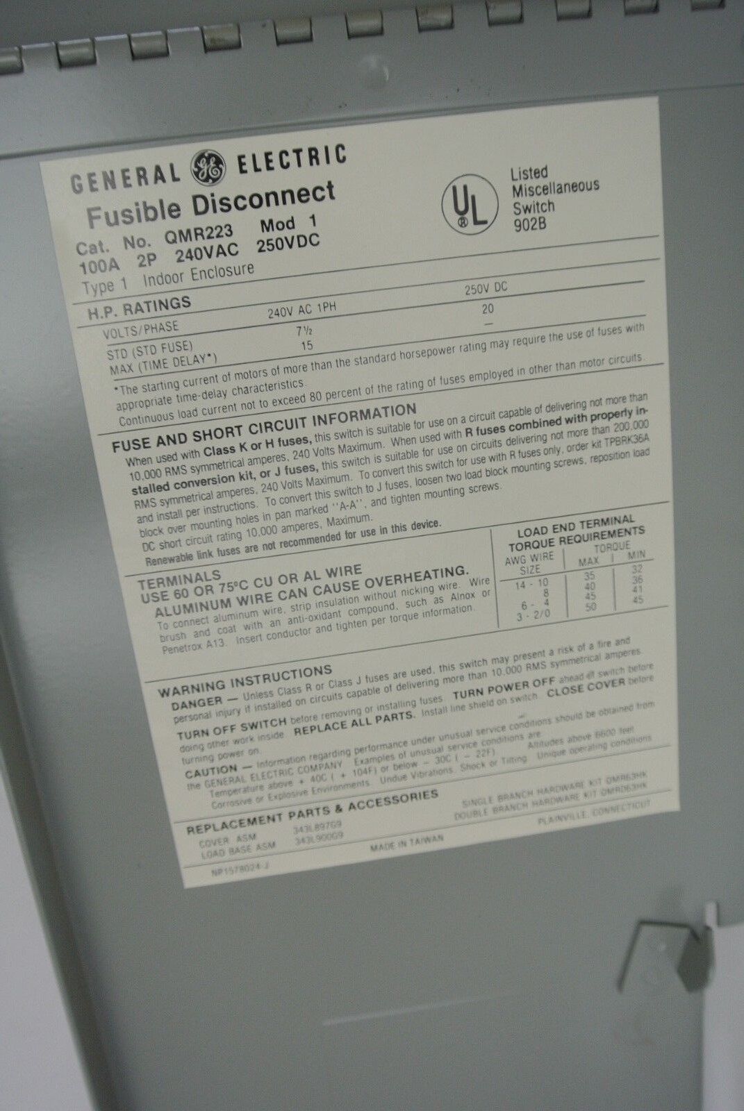 GE QMR223 FUSIBLE QMR-TYPE PANELBOARD / DISCONNECT SWITCH - 240V, 100A, 15HP MAX