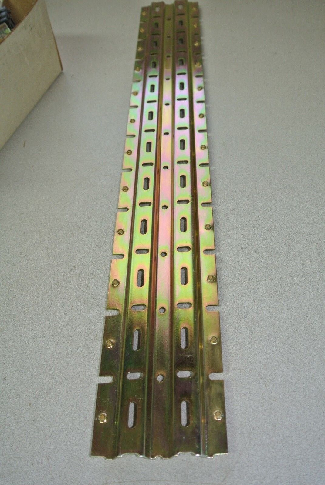 SQUARE D 8501 L-12, Ser. A - MOUNTING TRACK for 12 TYPE L RELAYS - NEW SURPLUS