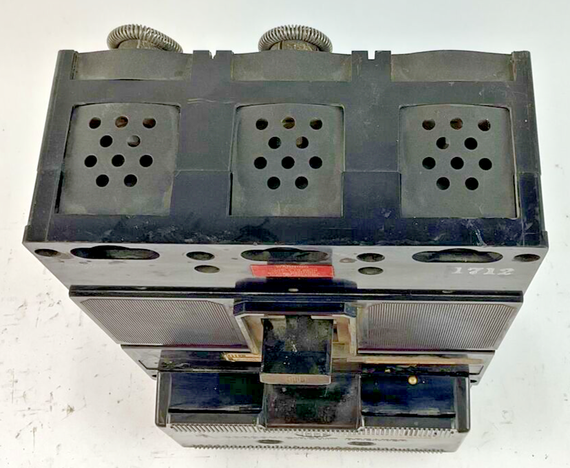 ITE CJ3B40000509 CIRCUIT BREAKER 400A 600VAC 3POLE FRAME CJ TYPE ET