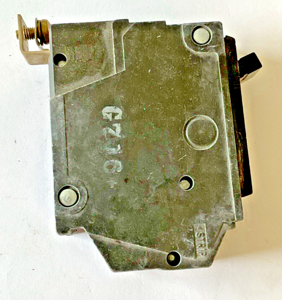 GENERAL ELECTRIC THQB1115 CIRCUIT BREAKER 15A 120/240VAC 1POLE THQB***LOTOF4***