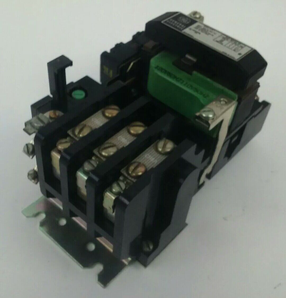 GENERAL ELECTRIC CR208C100DYD10 STARTER SIZE 1 600V 27A 3PH 10HP 120V COIL