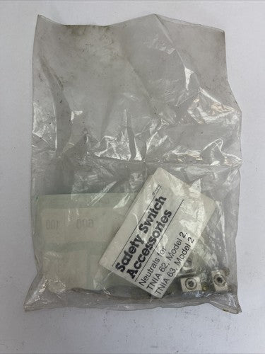 GE TNIA63 INSULATED GROUNDABLE NEUTRAL FOR SAFETY SWITCHS TYPE TH MOD. 7 FUSIBLE1