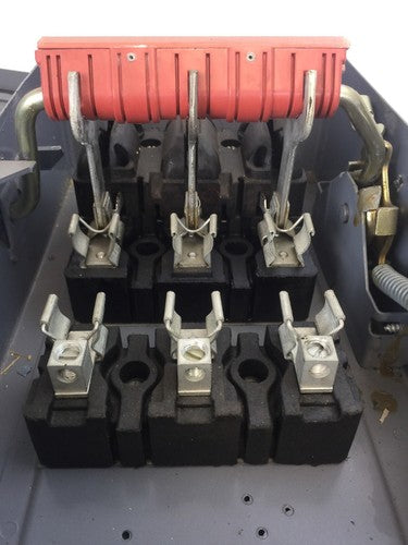 SQUARE D H86352 FUSIBLE SAFETY SWITCH SERIES A2 240VAC 60AMP 15HP 3 POLE9