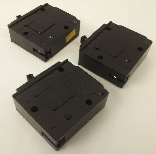 CROUSE HINDS MP130 CIRCUIT BREAKER 1P 120/240VAC 30A TYPE MP (LOT OF 3)4