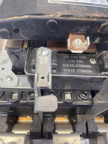 GE CR305GO SIZE 5 CONTACTOR 600VAC MAX AMP 300 OPEN - 270 ENCL. 200HP COIL7