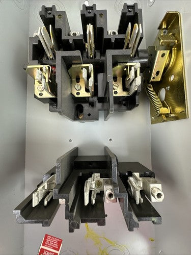 GE TG4323 FUSIBLE SAFETY SWITCH MOD 7 100A 240VAC 3PH 30HP 250VDC 20HP 3P TYPE 19