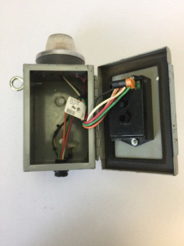 STRATOLITE #105 SAE-R(2)-72 D.O.T. PM-392 ENCLOSURE MISSING SCREW DOWN LATCH11