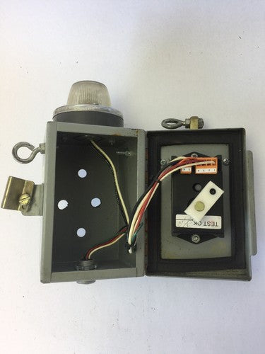 STRATOLITE #105 SAE-R(2)-72 D.O.T. PM-392 ENCLOSURE 9