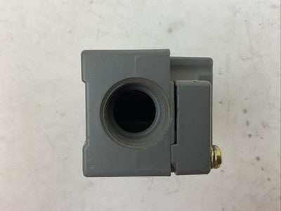 CUTLER HAMMER E50SB SWITCH BODY SERIES A2 E50RB RECEPTACLE SERIES A15