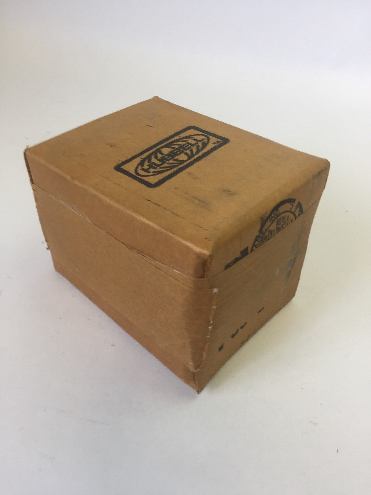 HUBBELL BB20-1 PIN & SLEEVE DEVICE BACK BOX FOR 20A 3WIRE DEVICES 3/4" HUB2