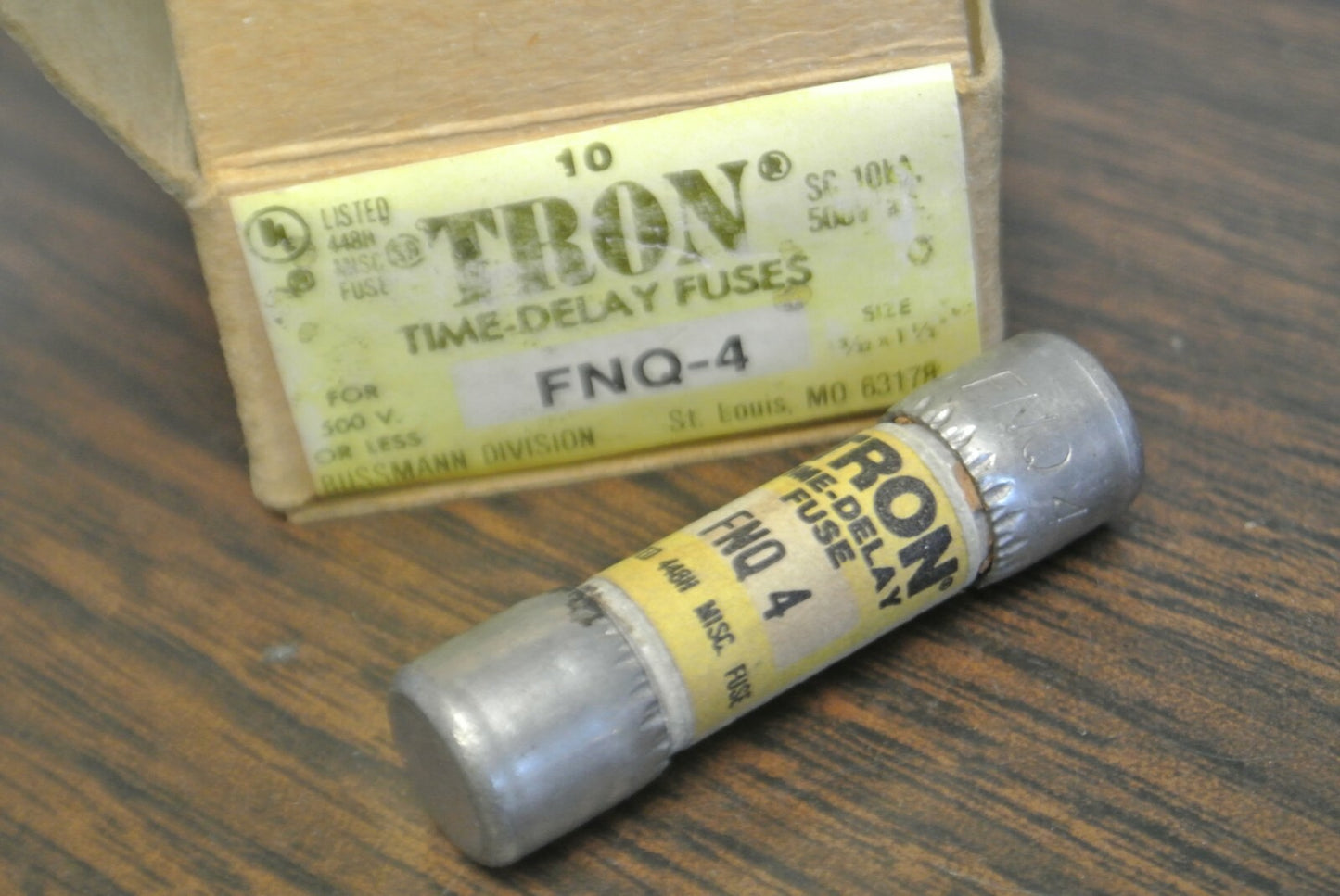 BOX of 10 / BUSS FNQ-4 TIME-DELAY FUSE 4A / 500V / NEW SURPLUS5