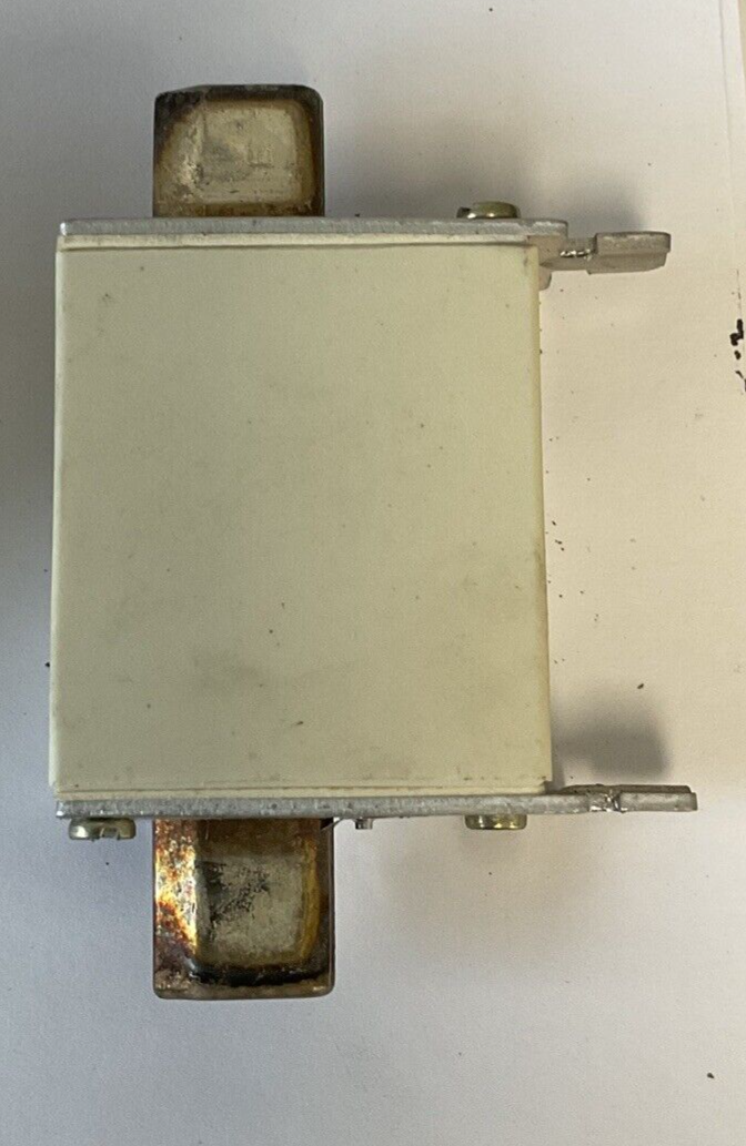 SIEMENS 3NA7 810-6 25A 690V FUSE 120KA***LOTOF3***3
