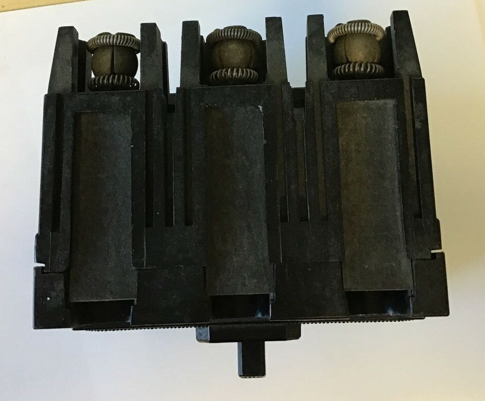 ITE EE3-M030 CIRCUIT BREAKER 125/250VDC 240VAC 30A 3POLE 6