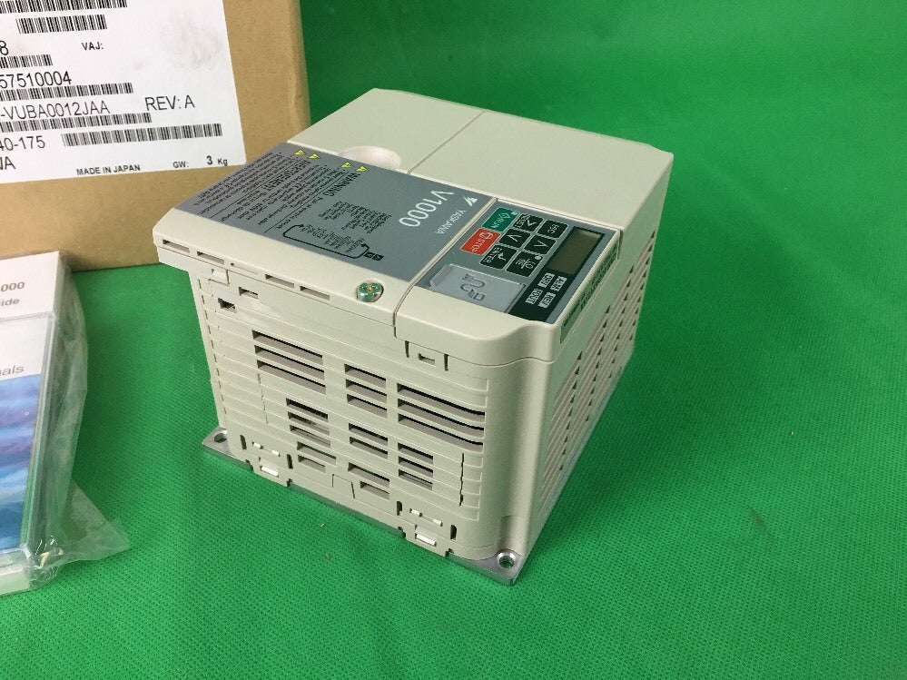YASKAWA V1000 DRIVE CIMR-VUBA0012JAA 1PH 24A INPUT 3PH 12A OUTPUT2
