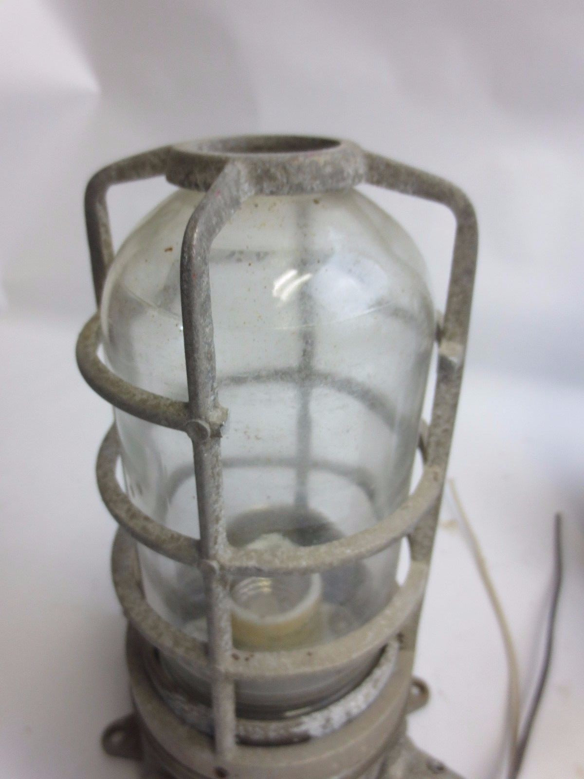 INDUSTRIAL LIGHTING INCANDESCENT METAL CAGE / SHIELD GLASS GLOBE ***lotof6***6