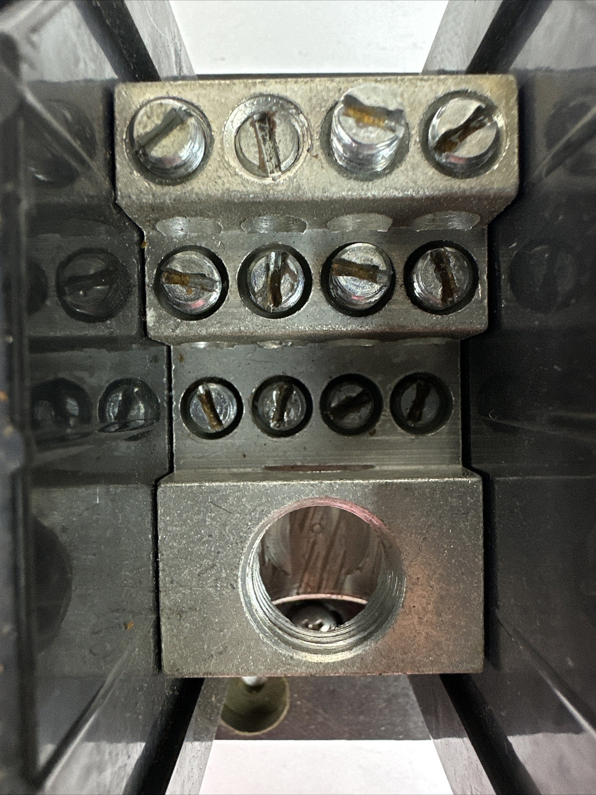 BUSSMANN PDB370-3 POWER DISTRIBUTION BLOCK 3POLE 600V 310A10