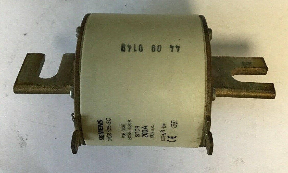 SIEMENS 3NC8 425-3C SITOR FUSE 200A 690VAC VDE 0636 IEC/EN 60269 5