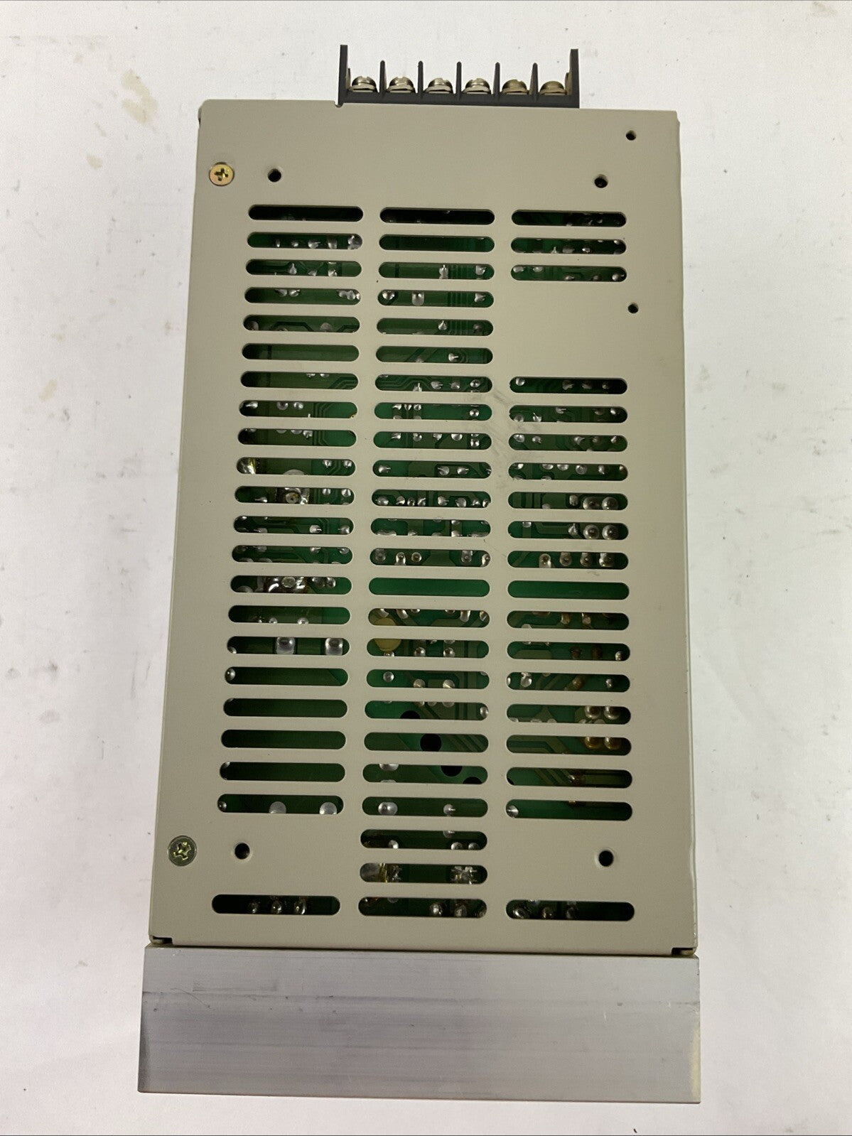 OMRON S82F-2424P POWER SUPPLY OUTPUT 24VDC 10A INPUT 100-120/200-240VAC 11A5