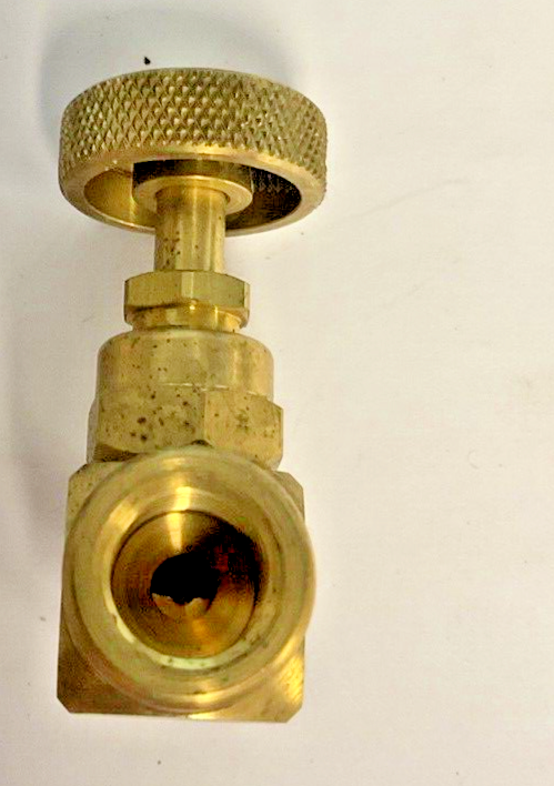 GENERANT 3000-6-T 1/4" MxF NEEDLE VALVE5