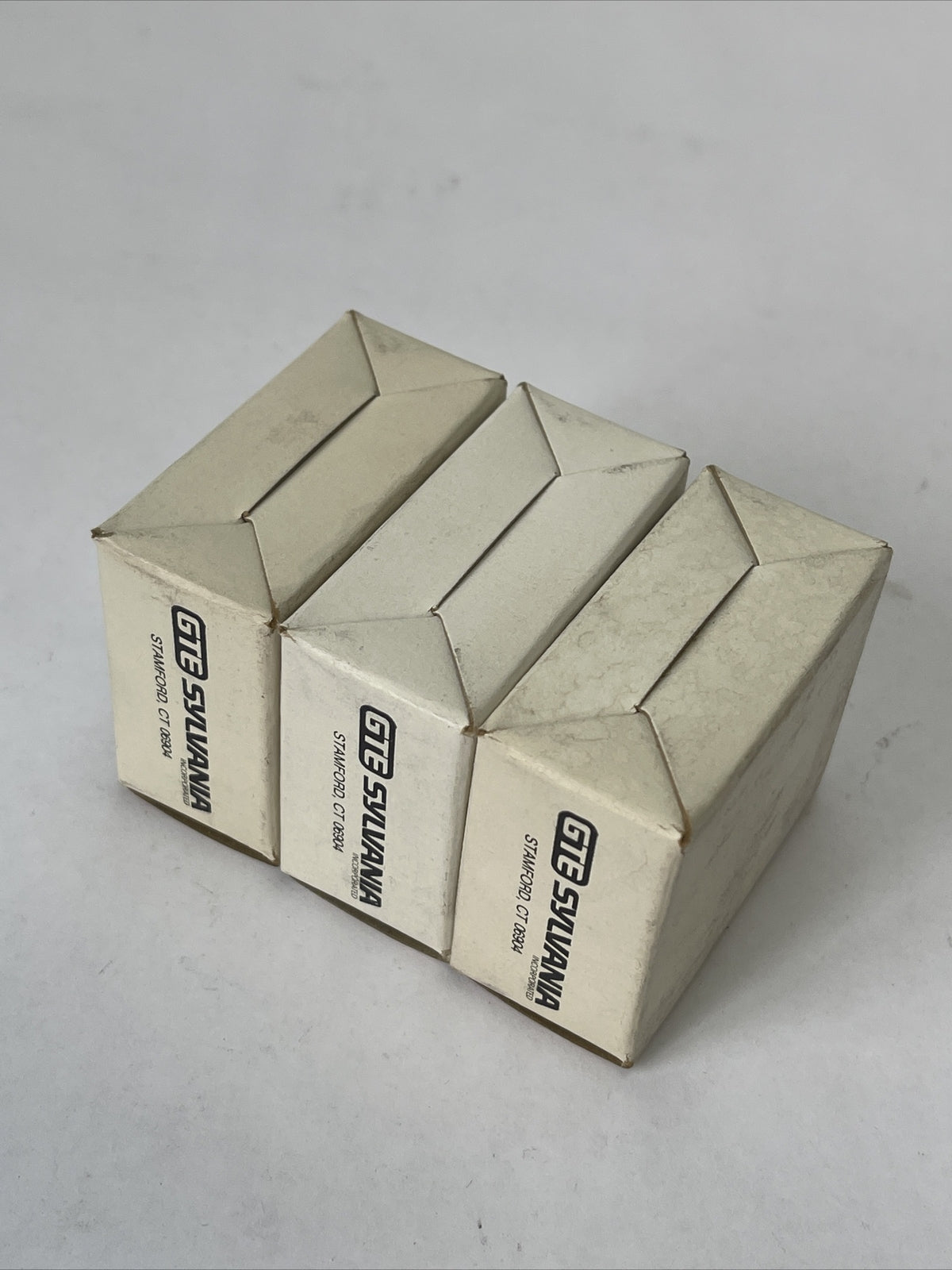 SYLVANIA 2535 HEATER (LOT OF 3)2