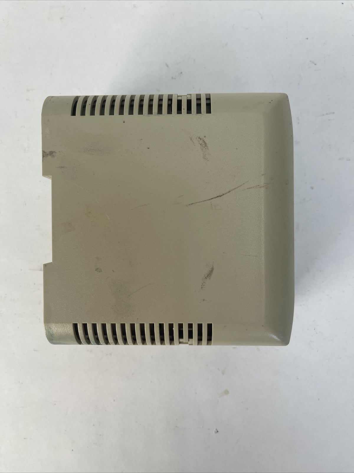 OMRON CQM1-PA203 POWER SUPPLY UNIT OUTPUT 5VDC 3.6A SOURCE 100-240VAC 60VA 6