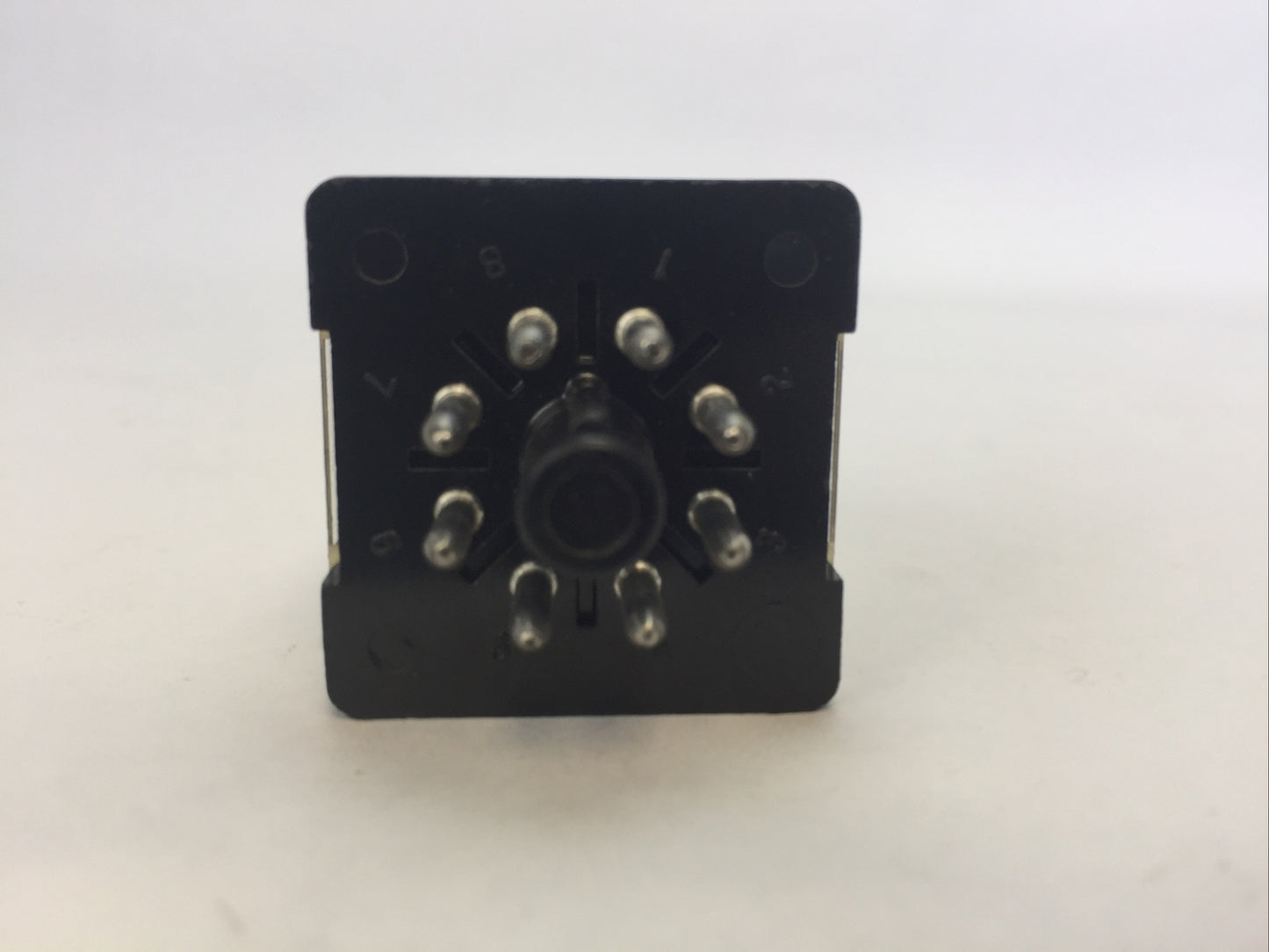 DAYTON 5X826E RELAY12A 120VAC 10A 250VAC 1/3HP 120VAC 1/2HP 250VAC COIL 24VAC5