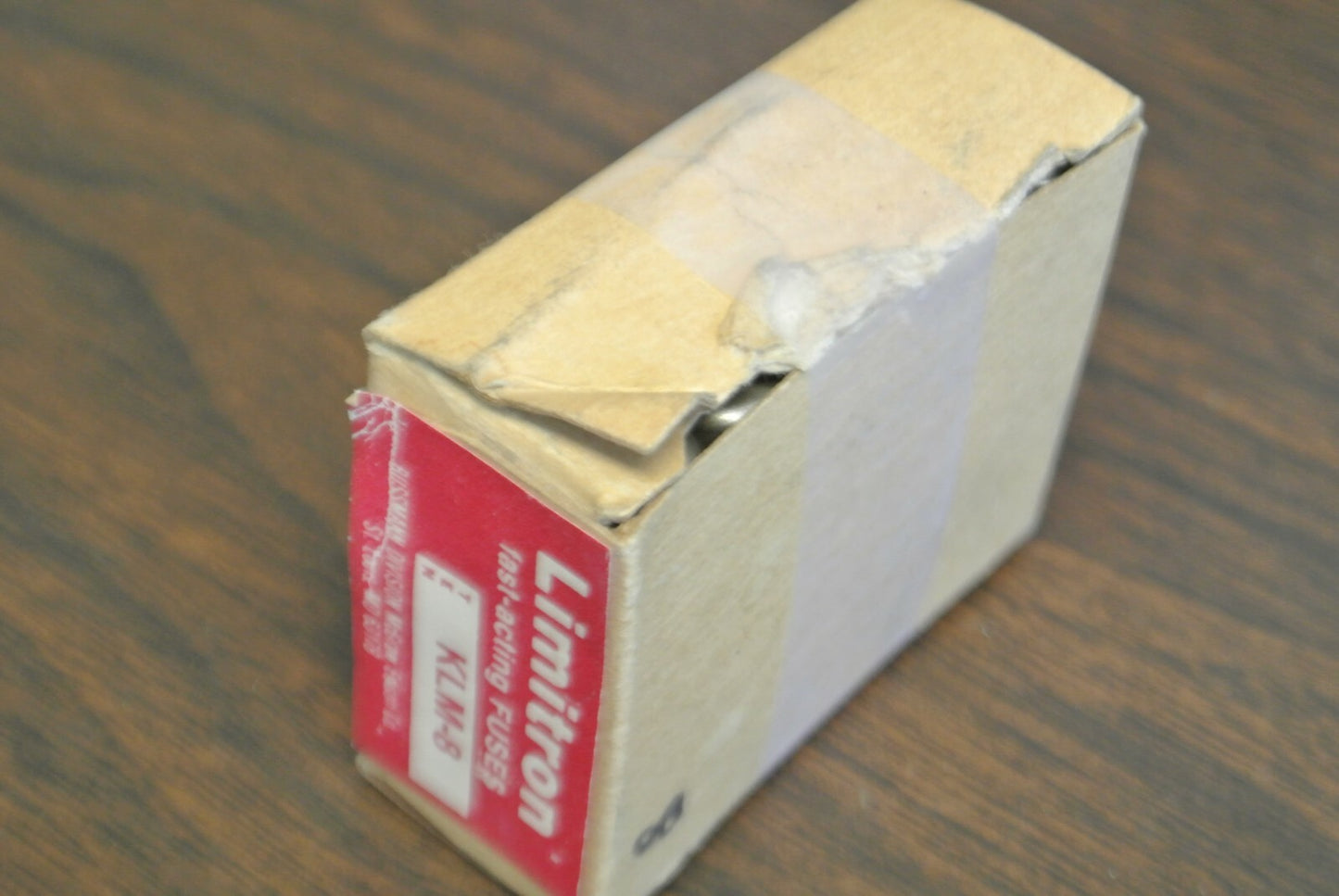 BOX of 10 / BUSS KLM-8 FAST-ACTING MIDGET FUSE / 8A / 500V / NEW SURPLUS / KLM82