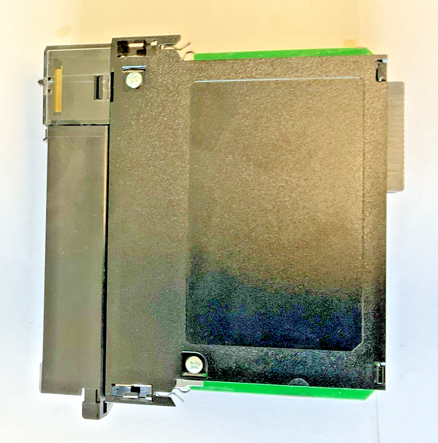 ALLEN BRADLEY 1756-IB16I INPUIT MODULE FW:3.004 SER.A 24VDC4