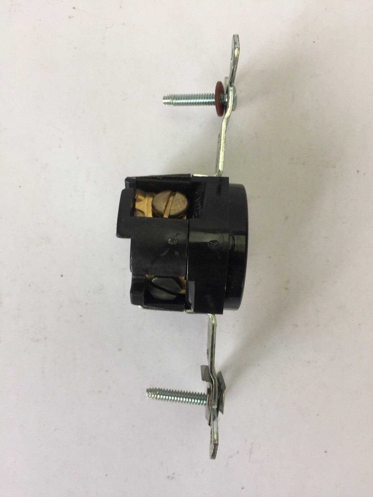 HUBBELL HBL4710 TWIST-LOCK SINGLE RECEPTACLE 15A 125V 2 POLE4