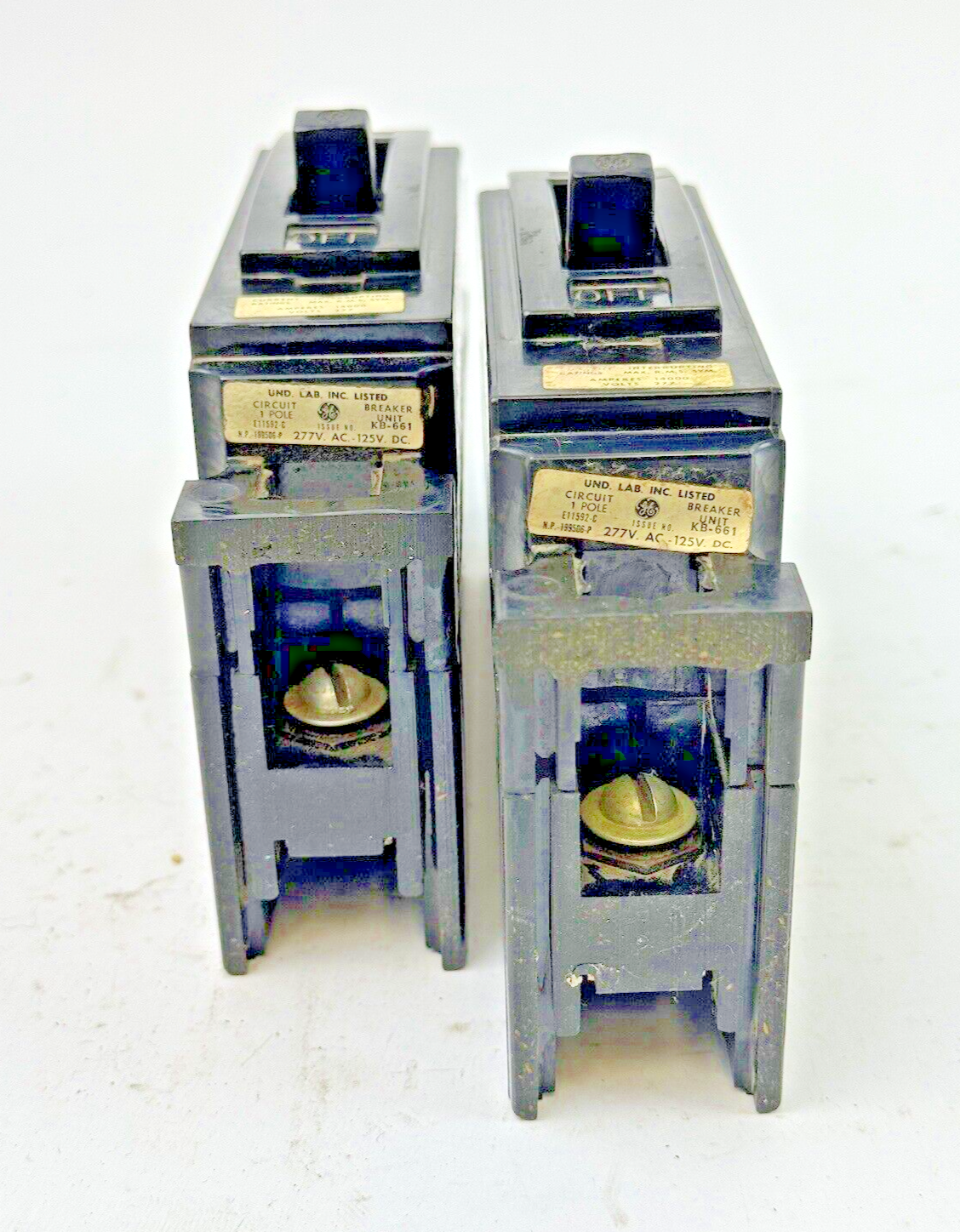 GE **LOT OF 2** - TEF113015 - CIRCUIT BREAKER - 1 POLE/15A/277 VAC6