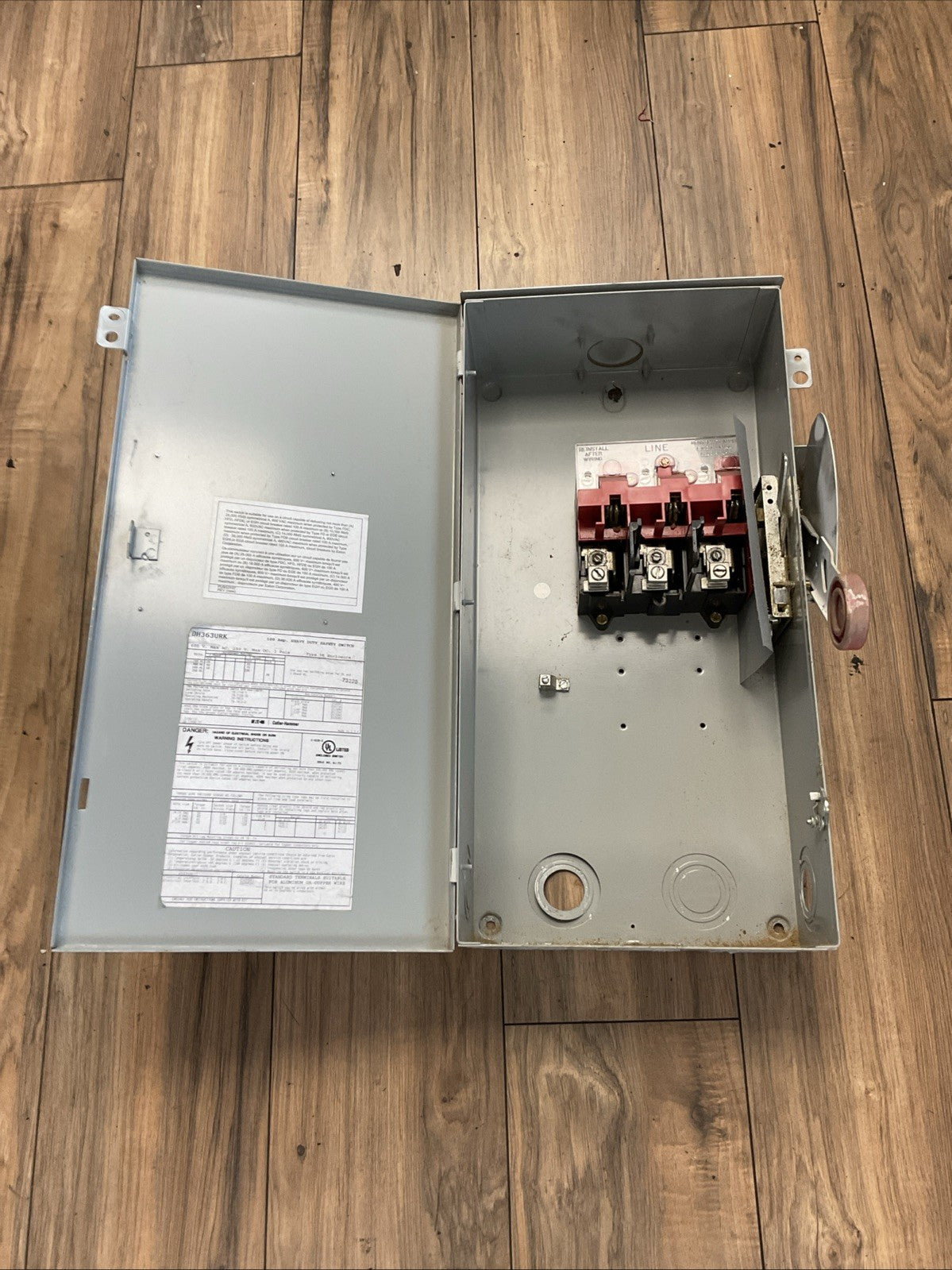 EATON DH363URK 600VAC 100HP 100A 250VDC 20HP NON-FUSIBLE SAFETY SWITCH TYPE 3R8