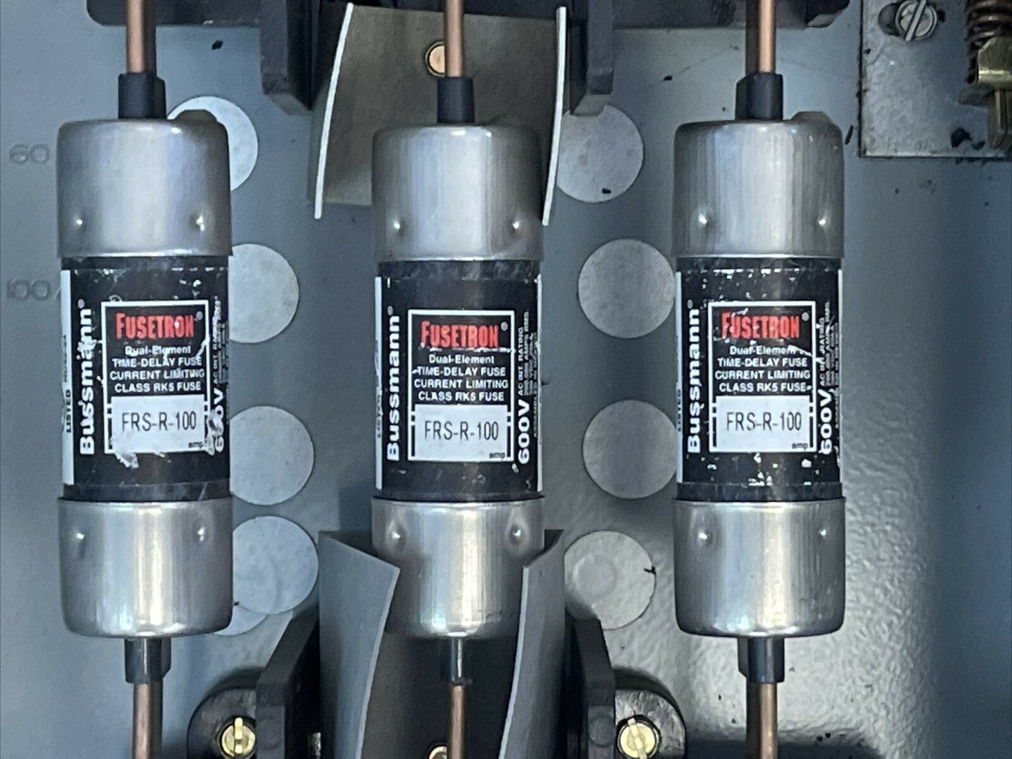 GE TH3363R MODEL 11 FUSIBLE SAFETY SWITCH 100A 600VAC 250VDC 30HP 3P TYPE 3R10