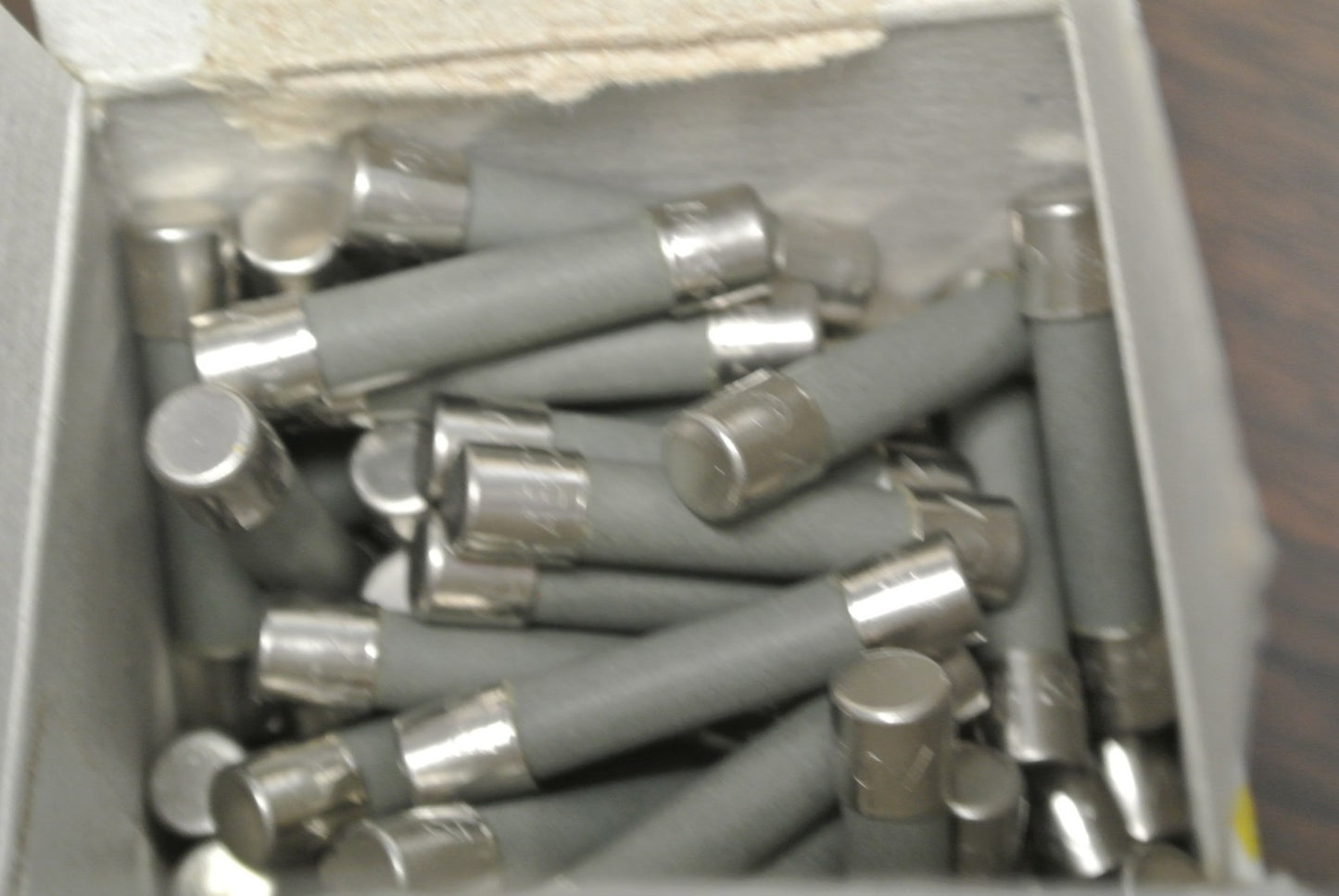 LOT of 5 / BUSS BK/ABC-2 MINIATURE CERAMIC TUBE FUSE / 250VAC / 2A NEW SURPLUS4