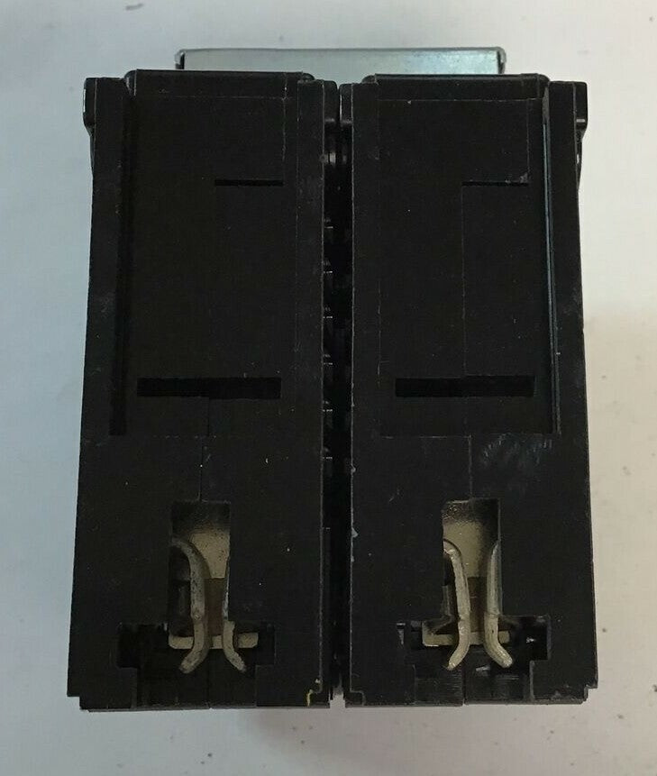 SYLVANIA/CHALLENGER C260 CIRCUIT BREAKER 120/240VAC TYPEC 2POLE ***LOTOF3***8