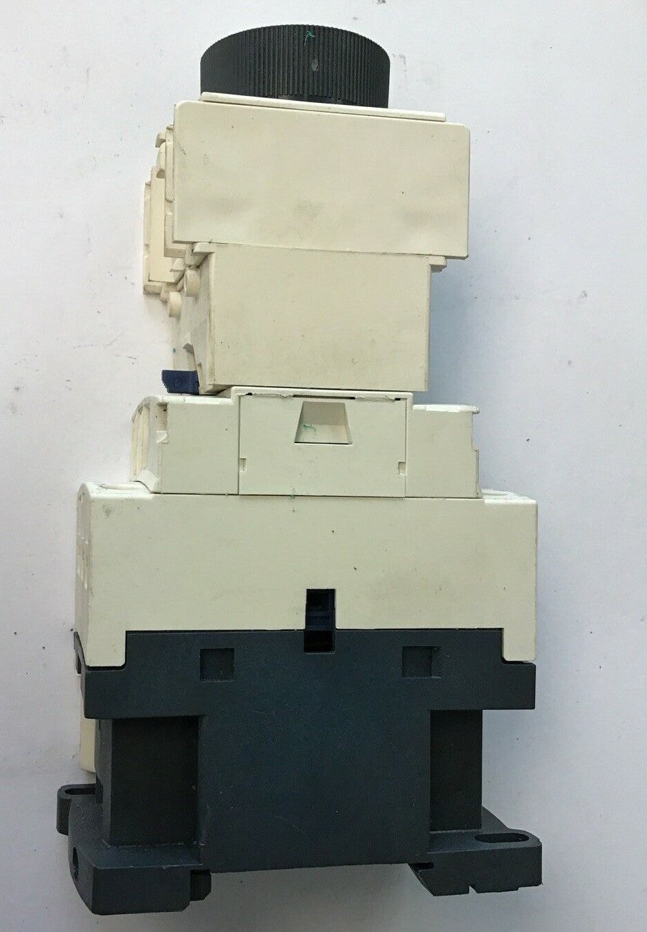 TELEMECANIQUE CAD50 CONTACTOR 10A 690V 6KV W/ LADT2 TIME DELAY 0.1-30S9