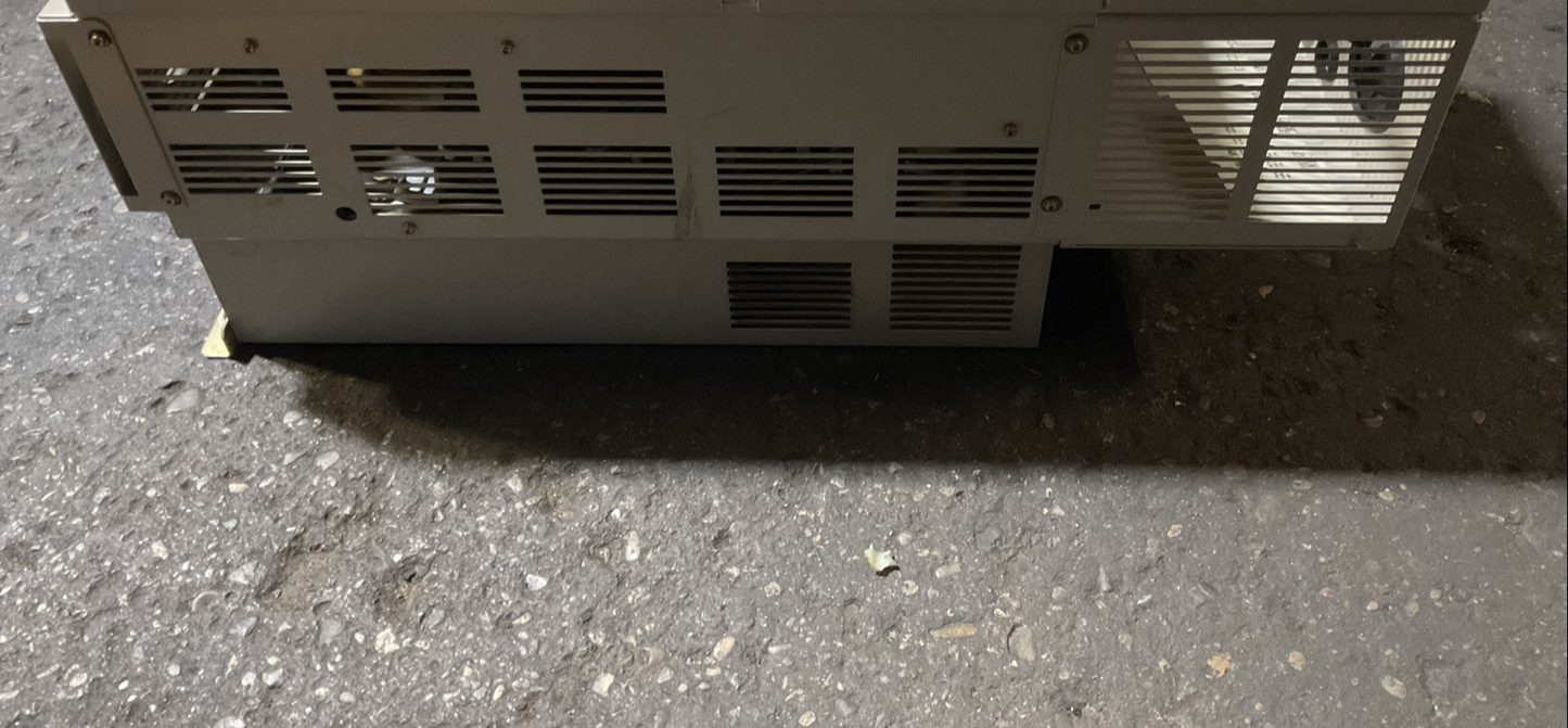 YASKAWA CIMR-F7U4055 AC DRIVE OUTPUT 0-480VAC 3PH HD 112A 85kVA ND 125A 95kVA7