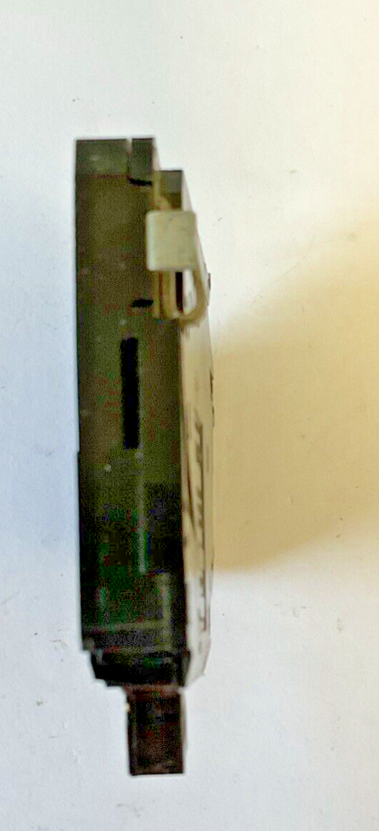 CROUSE-HINDS MH130-R CIRCUIT BREAKER 1POLE MH/MM 120/240VAC***LOTOF2***7