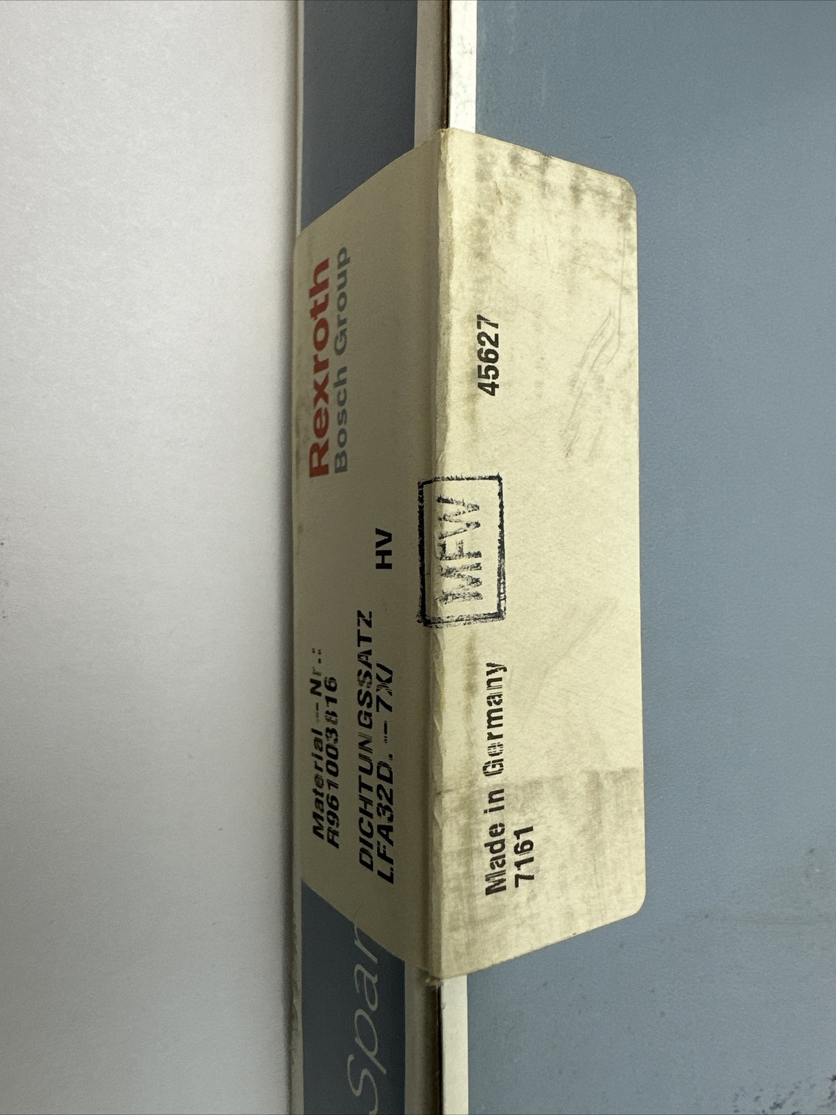 REXROTH R961003816 SEAL KIT LFA32D.-7XJ HV4