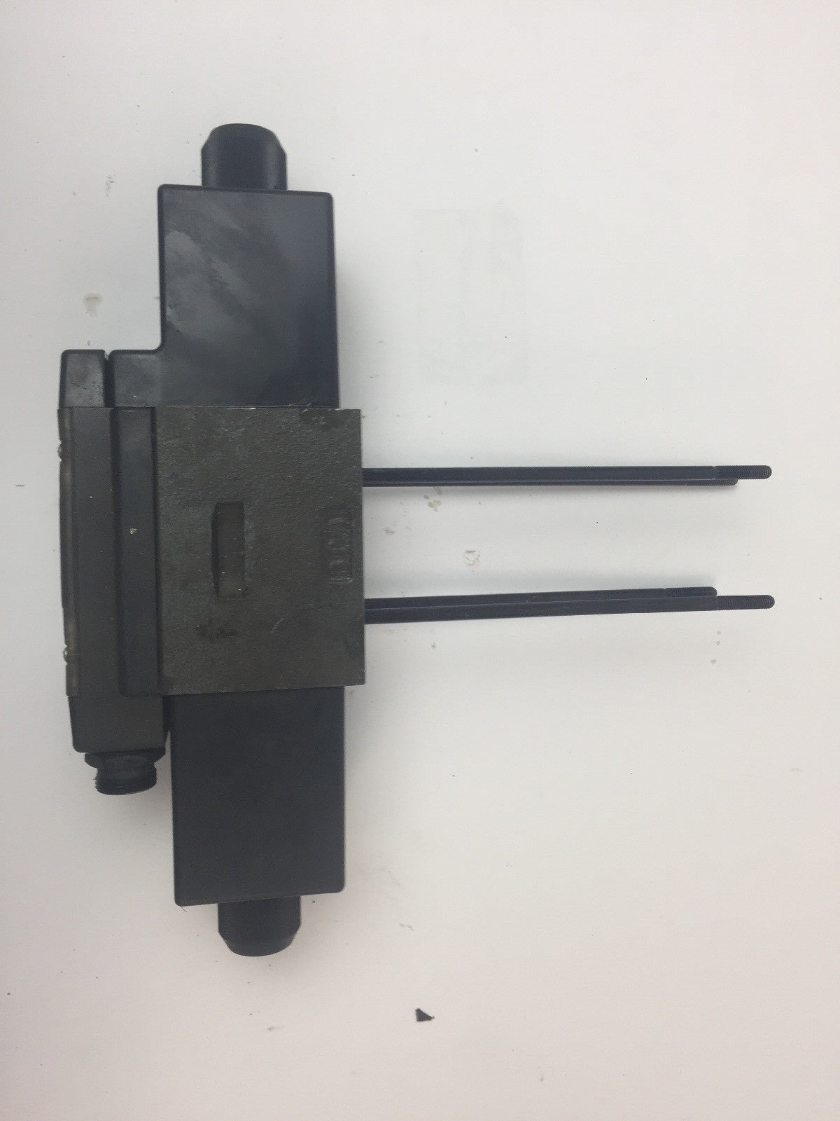 CONTINENTAL HYDRAULICS VSD05-3F-G5HB-70L-A VALVE 24VDC 44 WATTS 5