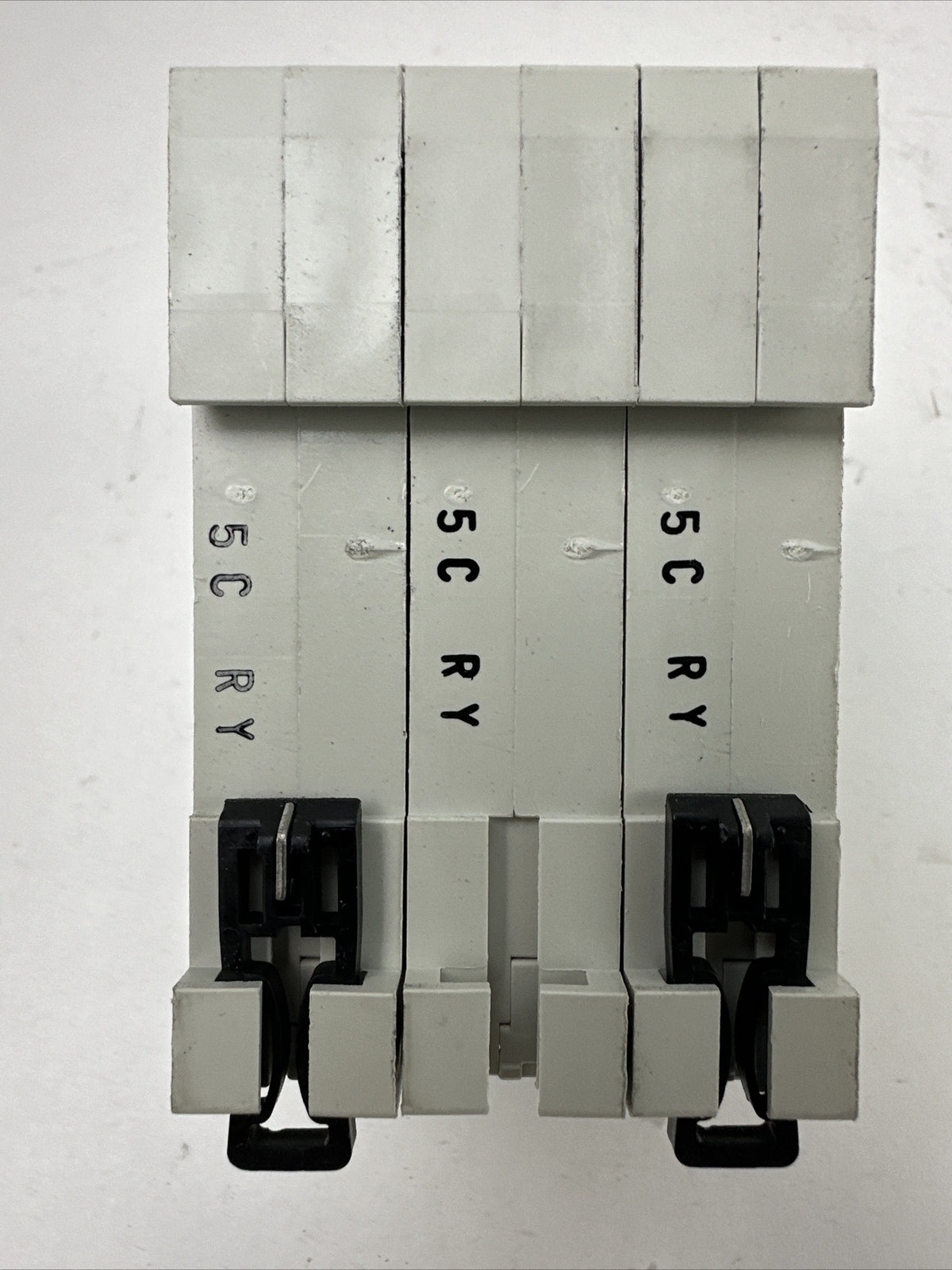 EATON XEFFECT FAZ-C5/3 CIRCUIT BREAKER 408Y/277VAC 5A 3POLE5