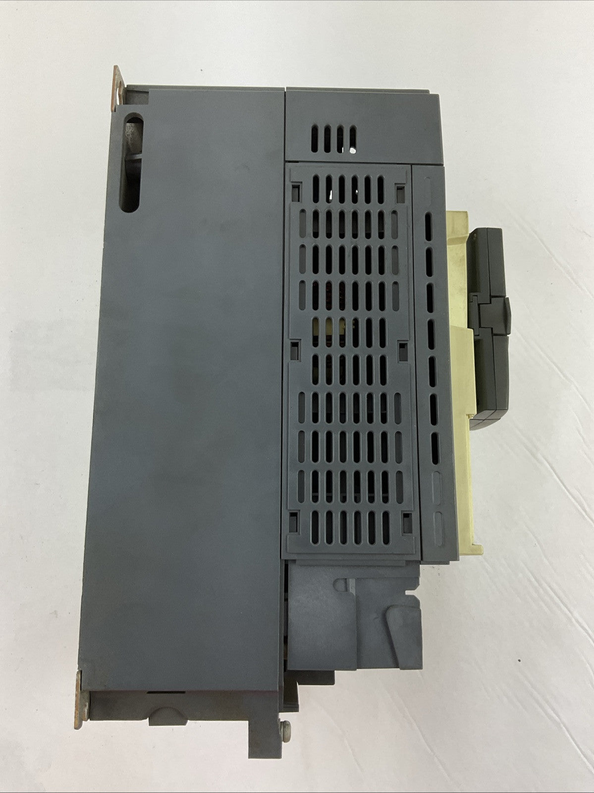 SCHNEIDER ELECTRIC ATV71HU55N4 VARIABLE SPEED DRIVE 5.5kW 7.5HP OUTPUT 0..460VAC7