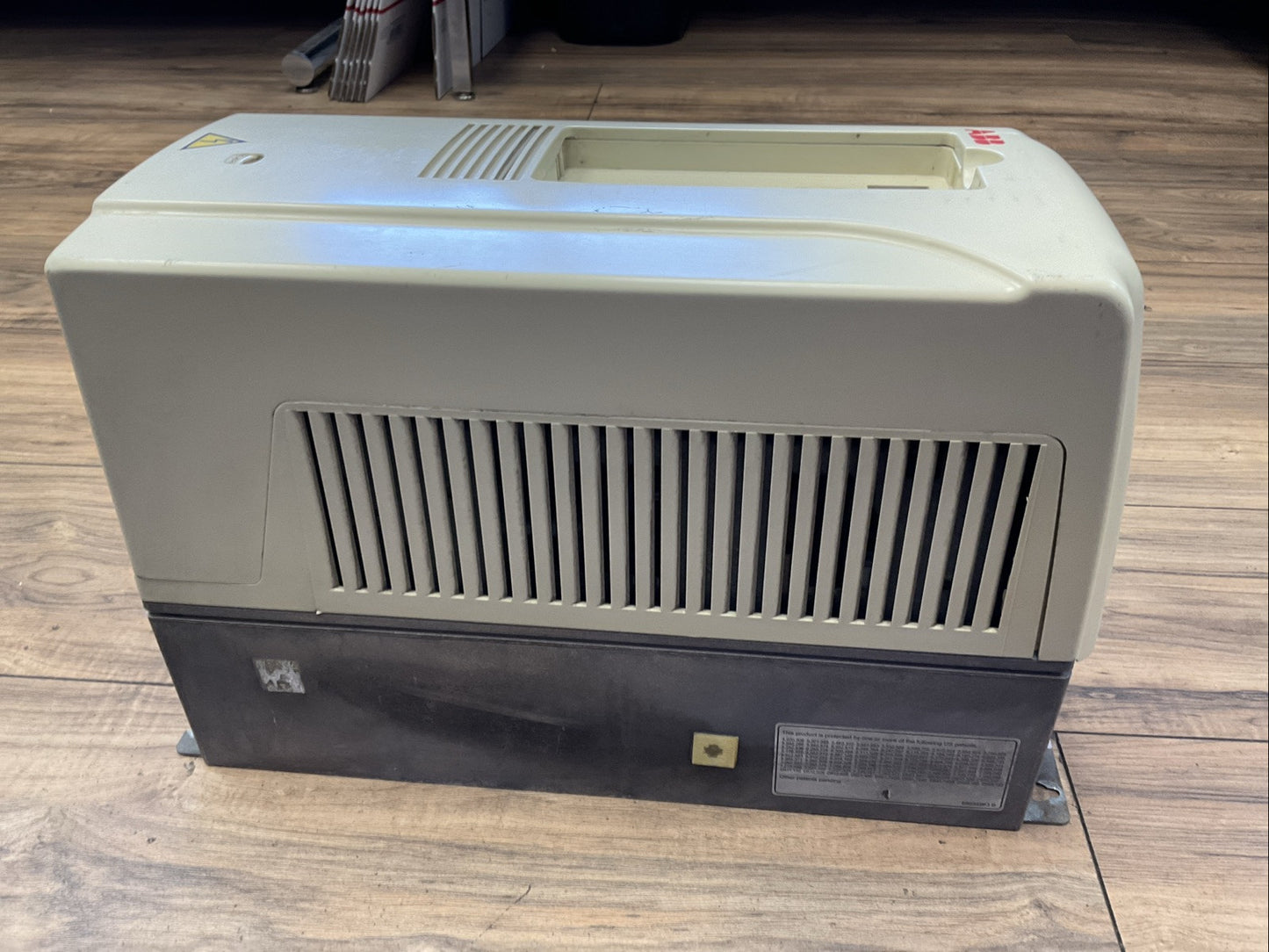 ABB ACS800-U1-0020-5+P901 AC DRIVE 20HP 15kW OUTPUT 3PH 0...300HZ 0...U1 VAC6