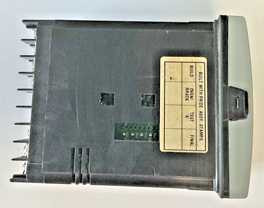 HONEYWELL DC2500-CE-0A00-200-00000-00-0 TEMPERATURE CONTROLLER 250VAC 50/60HZ