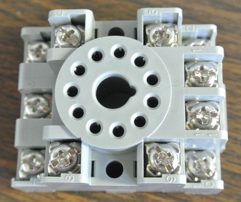 SQUARE D - 8501 N62, Ser. A - 11-PIN DOUBLE TIER RELAY SOCKET - NEW SURPLUS