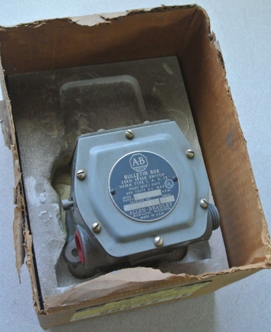 ALLEN-BRADLEY 808C2 ZERO SPEED PLUGGING SWITCH 50-200RPM -  NEW SURPLUS