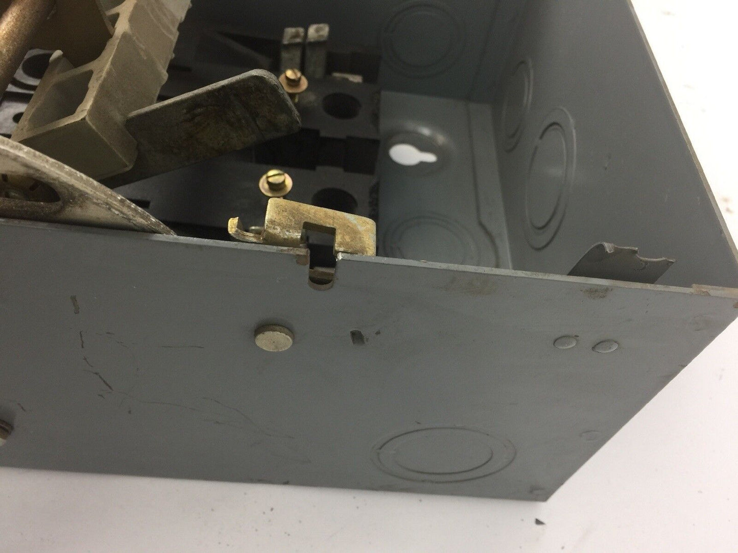 WESTINGHOUSE HF323N HEAVY DUTY SAFETY SWITCH 240 VAC 250 VDC 100 AMP NEMA 1