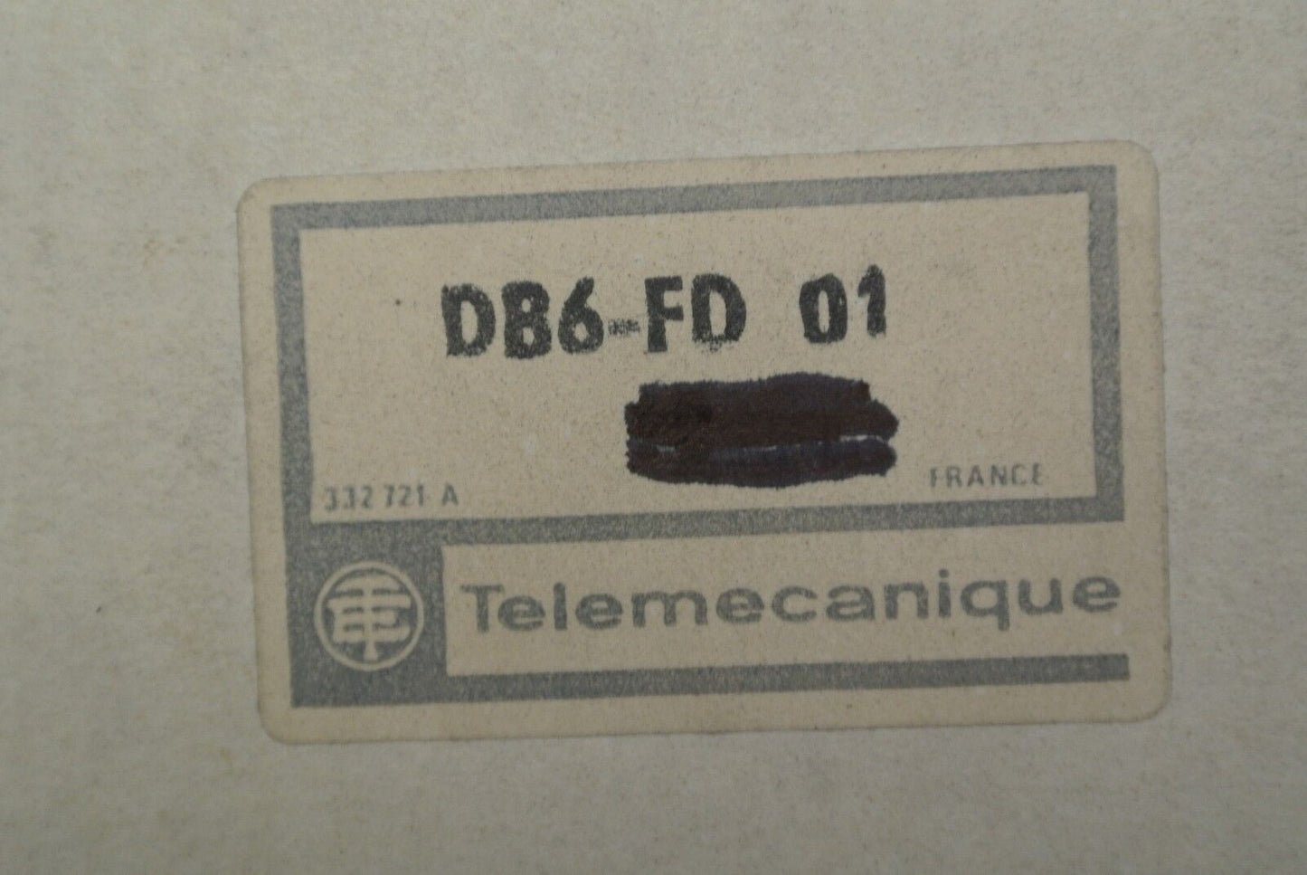 TELEMECANIQUE D86-FD 01 - TERMINAL BLOCK - NEW SURPLUS