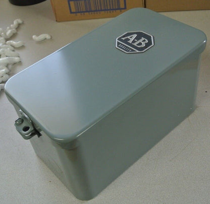 ALLEN-BRADLEY 809-B02E - INSTANTANEOUS TRIP CURRENT RELAY 3A, 600V - NEW SURPLUS