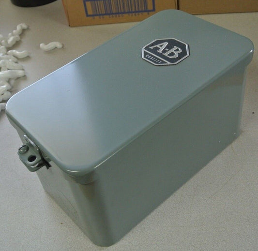 ALLEN-BRADLEY 809-B02E - INSTANTANEOUS TRIP CURRENT RELAY 3A, 600V - NEW SURPLUS